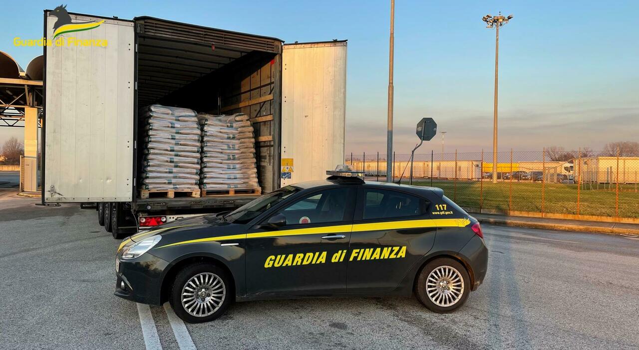 Photo of Italian pompoms?  Well, it came from Germany.  85 bags weighing 1,275 kg were seized