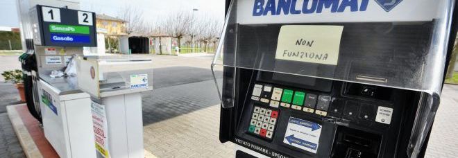 benzina con bancomat